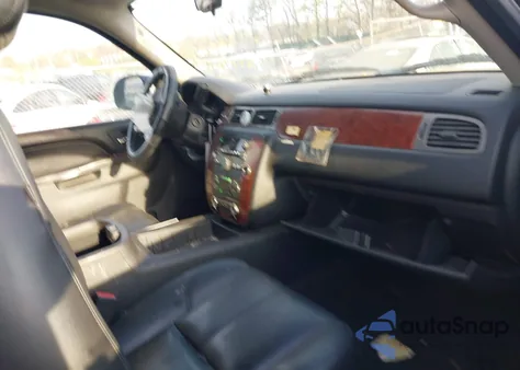 2013 Chevrolet Suburban 1500 Lt from USA, damaged, VIN 1GNSKJE76DR246459